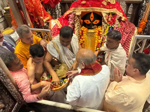 क्या 2026 में बंगाल को समृद्धि और शांति लाने वाली सरकार मिलेगी? मां दुर्गा से अमित शाह की प्रार्थना
