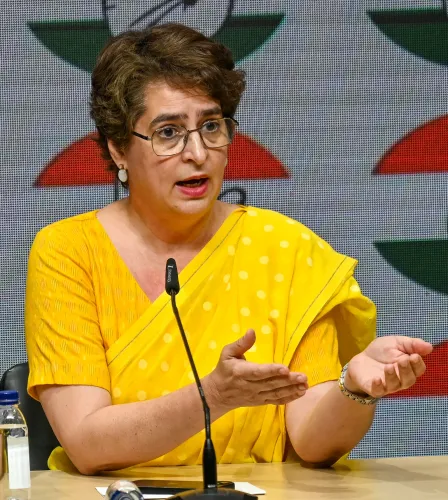 प्रियंका गांधी की राम मंदिर चंदा चोरी मामले में निष्पक्ष जांच की मांग, दिग्विजय सिंह ने FIR की माँगी