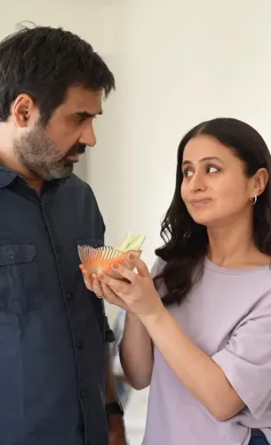 रसिका दुग्गल ने 'मिरांडा प्रीस्टली' के अंदाज में जीता दिल, मेरिल स्ट्रीप का डायलॉग किया पेश