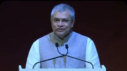 क्या सेमीकॉन इंडिया में केंद्रीय मंत्री अश्विनी वैष्णव ने कहा- भारत वैश्विक अनिश्चितता के बीच स्थिरता का प्रतीक है?