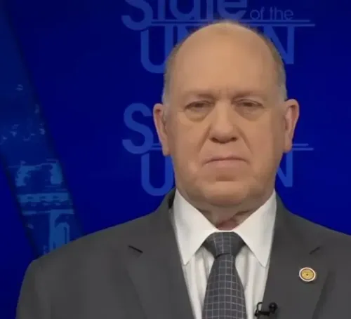 अमेरिकी हवाई अड्डों पर फंडिंग विवाद का प्रभाव, टीएसए कर्मचारियों को वेतन अटका