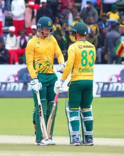 त्रिकोणीय टी20 सीरीज : जिम्बाब्वे को सात विकेट से हराकर दक्षिण अफ्रीका फाइनल में  