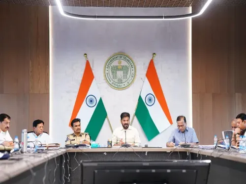 हैदराबाद ट्रैफिक जाम पर सीएम रेवंत रेड्डी सख्त: अधिकारियों को सड़क पर उतरने का अल्टीमेटम