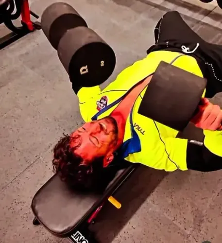 टाइगर श्रॉफ का नया फिटनेस कमाल: दोनों तरफ 60 किलो वजन अब लगता है हल्का