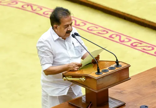 केरल में 'ऑपरेशन तूफान' का असर: 9,085 मामले, 9,795 गिरफ्तारियाँ — चेन्निथला का ड्रग्स पर कड़ा प्रहार