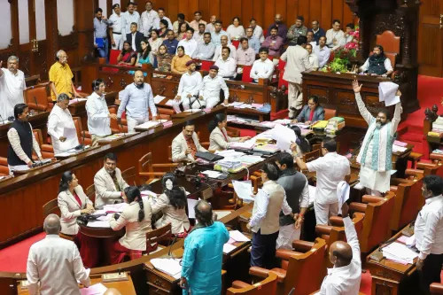 कर्नाटक विधानसभा में हंगामा: आदिवासी कल्याण घोटाले पर BJP-JDS ने मांगा मंत्री नागेंद्र का इस्तीफा
