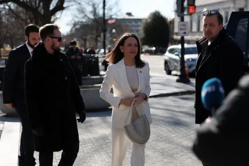 क्या राष्ट्रपति ट्रंप ने मारिया मचाडो से सम्मानित नोबेल पुरस्कार प्राप्त किया?