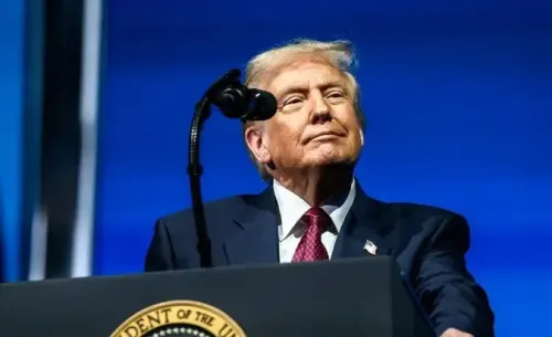 ईरान के साथ युद्ध के बीच ट्रंप का तेल संकट पर अनदेखा रवैया