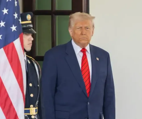 ईरान के साथ संघर्ष-विराम: ट्रंप के निर्णय पर अमेरिका में विरोधाभासी प्रतिक्रियाएं