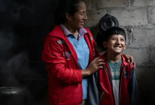 क्या भारत ने गरीबी उन्मूलन में सराहनीय कार्य किया है और बच्चों के लिए योजनाएं उत्कृष्ट हैं?