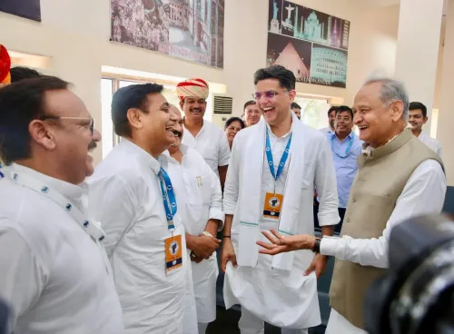 राहुल गांधी के कोटा दौरे में गहलोत-पायलट एक मंच पर, 'यूनाइटेड कलर्स ऑफ कांग्रेस' की तस्वीरें वायरल