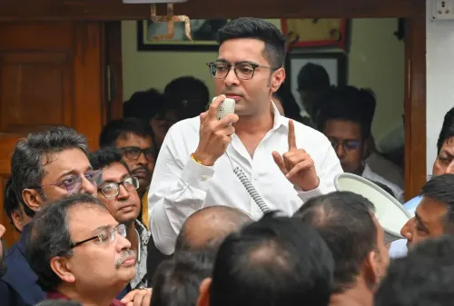 अमताला पार्टी ऑफिस ध्वस्तीकरण: अभिषेक बनर्जी की याचिका पर कलकत्ता हाईकोर्ट में रविवार को तत्काल सुनवाई