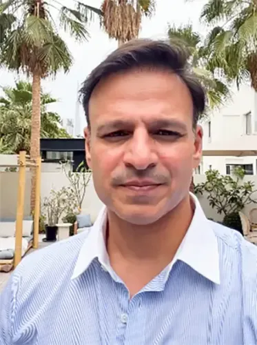मिडिल ईस्ट तनाव के बीच दुबई लौटे विवेक ओबेरॉय, कहा-यूएई मेरे लिए घर जैसा