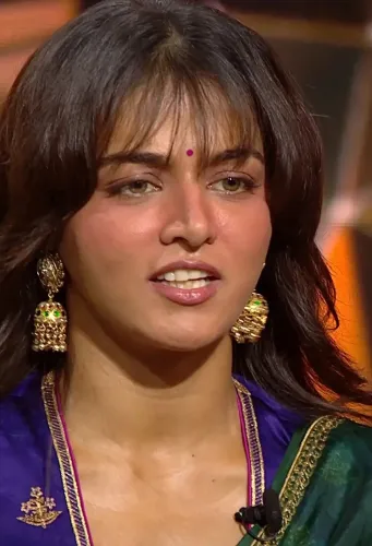 वामिका गब्बी ने KBC पर खोला राज़: पापा का सपना — अमिताभ बच्चन के घर लंच का न्योता