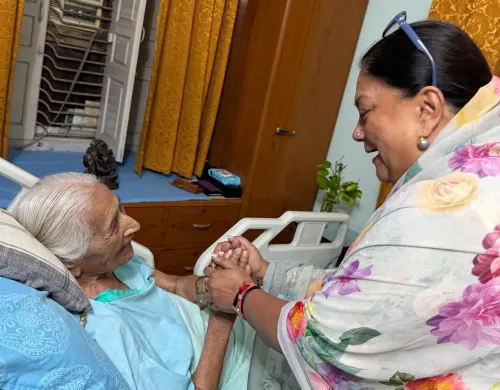 वसुंधरा राजे ने 97 वर्षीय पूर्व स्पीकर सुमित्रा सिंह से की मुलाकात, 2003-08 के ऐतिहासिक 'त्रिवेणी संगम' को किया याद