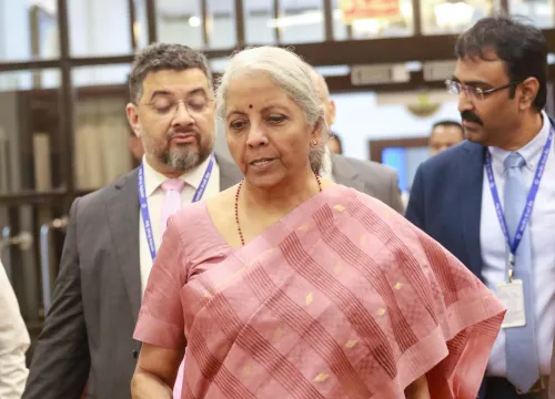 28 करोड़ जनधन खातों के साथ महिलाओं की बढ़ती भूमिका, निर्मला सीतारमण का बयान