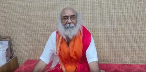 आचार्य प्रमोद कृष्णम: हिंदू आस्था पर हमला फैशन बना, धार्मिक स्थलों पर मांसाहार पर लगे प्रतिबंध