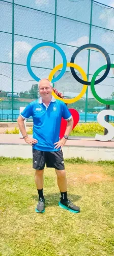 हॉकी इंडिया ने टिम व्हाइट को जूनियर महिला टीम का नया कोच नियुक्त किया