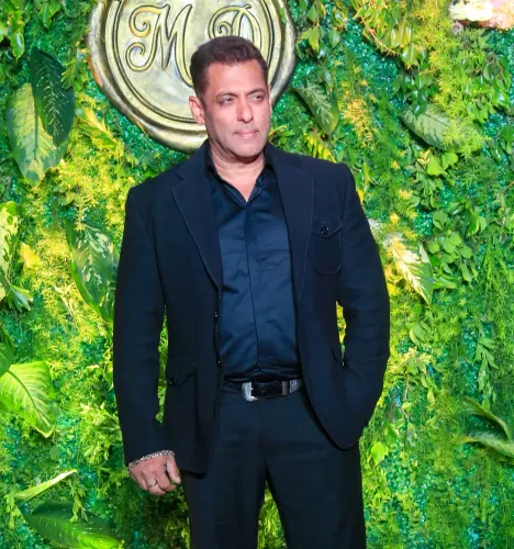 Star-Studded Reunion of 'Hum Aapke Hain Koun' at Esha Barjatya's Wedding Reception