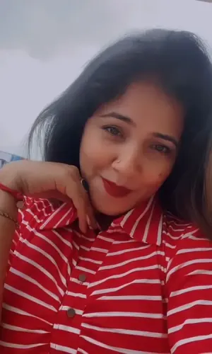 'हमें तुमसे प्यार कितना' गाने पर भोजपुरी एक्ट्रेस त्रिशाकर मधु ने दिए शानदार एक्सप्रेशन्स, फैंस को आया पसंद
