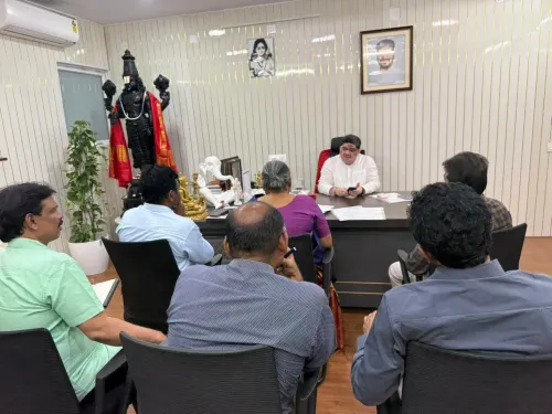 पिछड़ा वर्ग कल्याण मंत्री पोन्नम प्रभाकर की हैदराबाद में समीक्षा बैठक, हॉस्टल सुविधाओं और शिक्षा गुणवत्ता पर दिए सख्त निर्देश