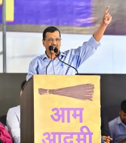 Kejriwal Defends Integrity, Criticizes BJP and Congress at Rally