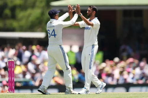 Gavaskar: Chaos Would Ensue If 15 Wickets Fell in a Day in India