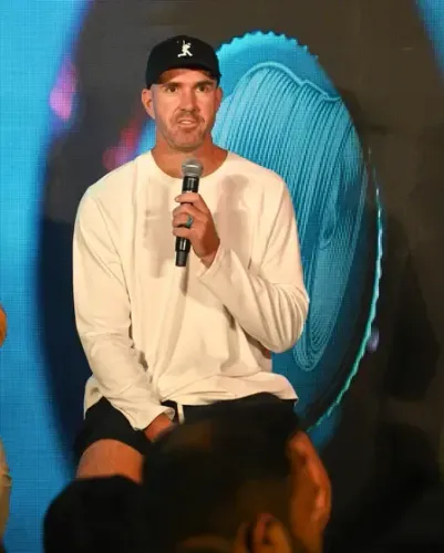 Pietersen Slams Cook: 'IPL Beats County Cricket for Bethell'