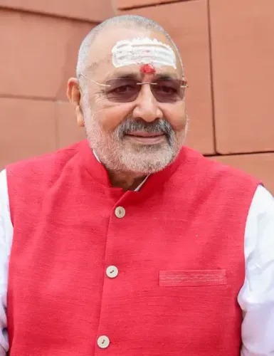 Giriraj Singh fires back at Rahul Gandhi over BRICS vegetarian menu row