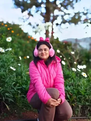 Is Feeling Settled in Cinema a Path to Downfall? Insights from Siddhi Idnani