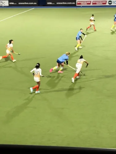 Did the Indian junior women’s hockey team lose to Canberra Chill?