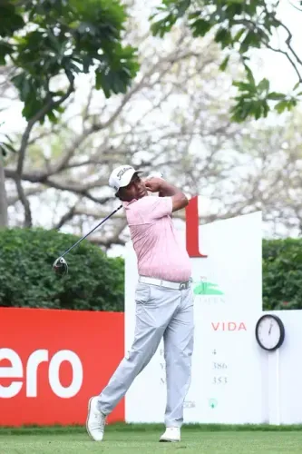 Eugenio Chacarra Takes Lead at Indian Open 2026; Om Prakash Chouhan Shines with Late Surge