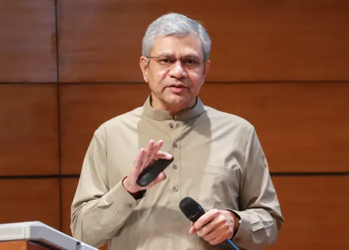 भारतीय रेलवे में 2014 से अब तक 5.56 लाख भर्तियाँ, 2024-25 में 4.5 करोड़ अभ्यर्थियों ने दी परीक्षा: वैष्णव