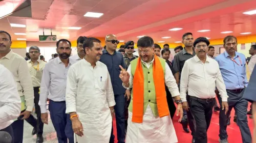 How is Indore transforming from tempo to metro?