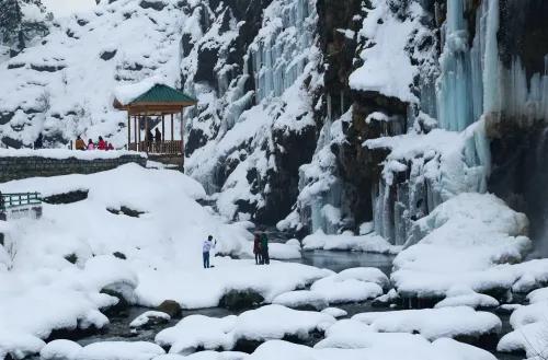 Severe Cold Wave Hits Jammu & Kashmir; Further Night Temperature Decline Expected
