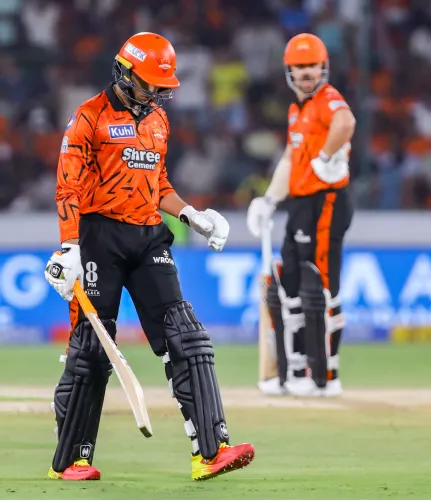 आईपीएल 2026: अभिषेक शर्मा ने बनाया अनचाहा रिकॉर्ड, कैलेंडर वर्ष में सबसे अधिक बार 'डक' पर आउट