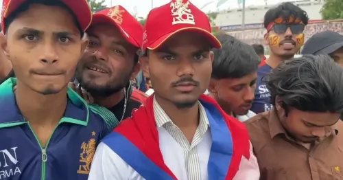 आईपीएल 2026: लखनऊ में आरसीबी-एलएसजी मैच, नेपाल से कोहली के फैंस पहुंचे स्टेडियम