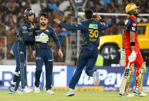 आईपीएल 2026: आरसीबी का मिडिल ऑर्डर निराश, जीटी को 156 रनों का चुनौतीपूर्ण लक्ष्य