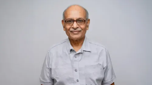 कविता के सुरों में जीवन के द्वंद्व को बुनने वाले कवि दिनेश कुमार शुक्ल