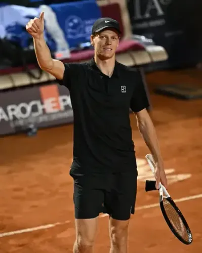 Sinner cruises past Ofner 6-3, 6-4 at Italian Open, eyes historic Golden Masters