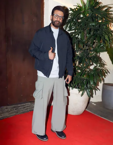 Did Jaaved Jaaferi Really Turn Off Other Artistic Pursuits for ‘Mayasabha’?