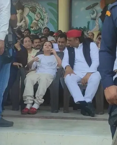 प्रतीक यादव के अंतिम संस्कार में बेटियों की मासूम आंखें बनीं भावनाओं की भाषा