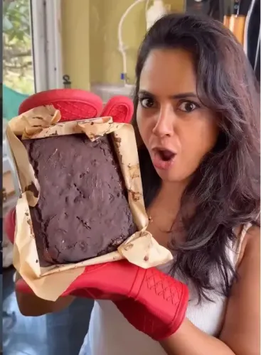 समीरा रेड्डी की अद्भुत लौकी ब्राउनी रेसिपी: बिना गिल्ट के खाने का मज़ा