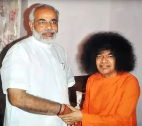 ...क्या प्रधानमंत्री मोदी ने श्री सत्य साईं बाबा से देश के मुद्दों पर चर्चा की थी? 'मोदी आर्काइव' ने साझा किया एक पोस्ट