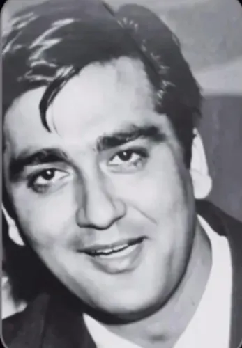 Jackie Shroff honours Sunil Dutt on his 97th birth anniversary