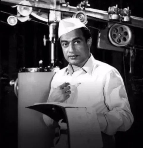 How Does Jackie Shroff Honor V. Shantaram on His 35th Death Anniversary?