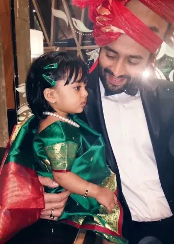जैकी भगनानी ने भांजी दिव्याना के जन्मदिन पर लिखा भावुक संदेश: 'चांद-तारों से भी ज़्यादा प्यार करता हूं'