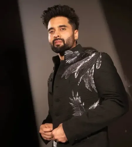 Did Jackky Bhagnani Just Call His Sister His Guiding Light?