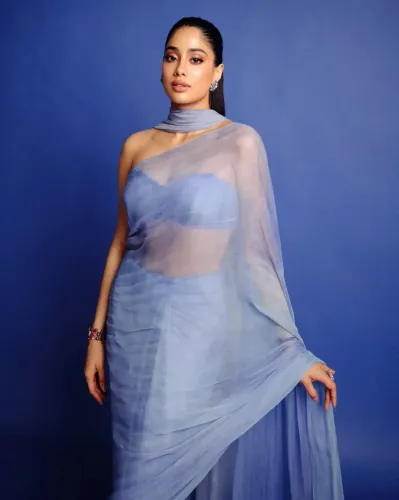 Janhvi Kapoor hit by Ram Charan fan at 'Peddi' promo event in Mumbai