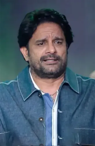 What Makes Jaideep Ahlawat Praise Manoj Bajpayee's Performance in 'Raajneeti'?